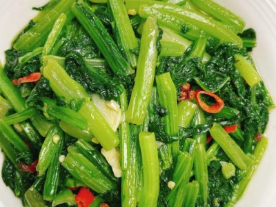 炒青菜不变色、脆嫩爽口小技巧，保留营养，口感更佳